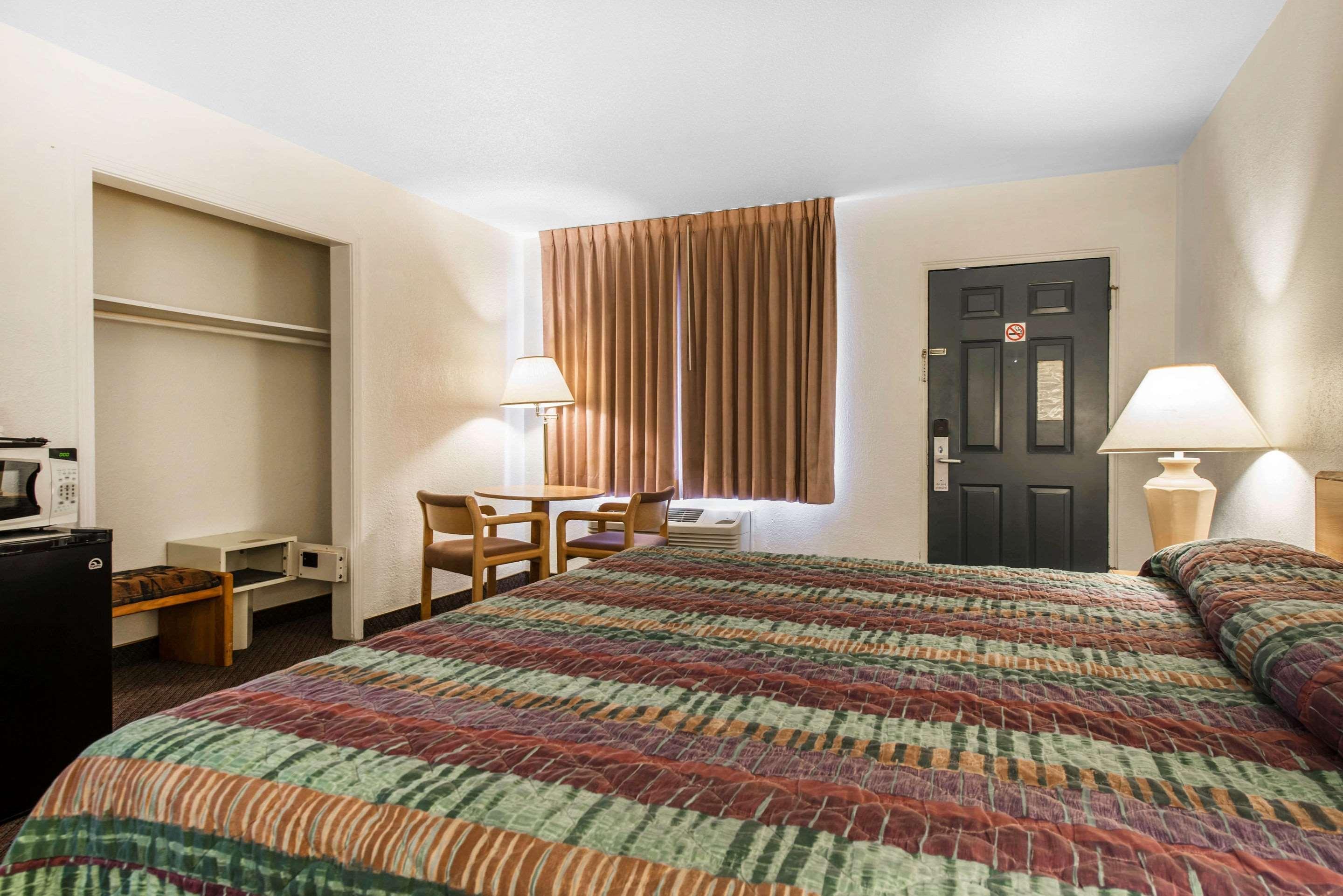 Rodeway Inn&suites 2* Colorado Springs
