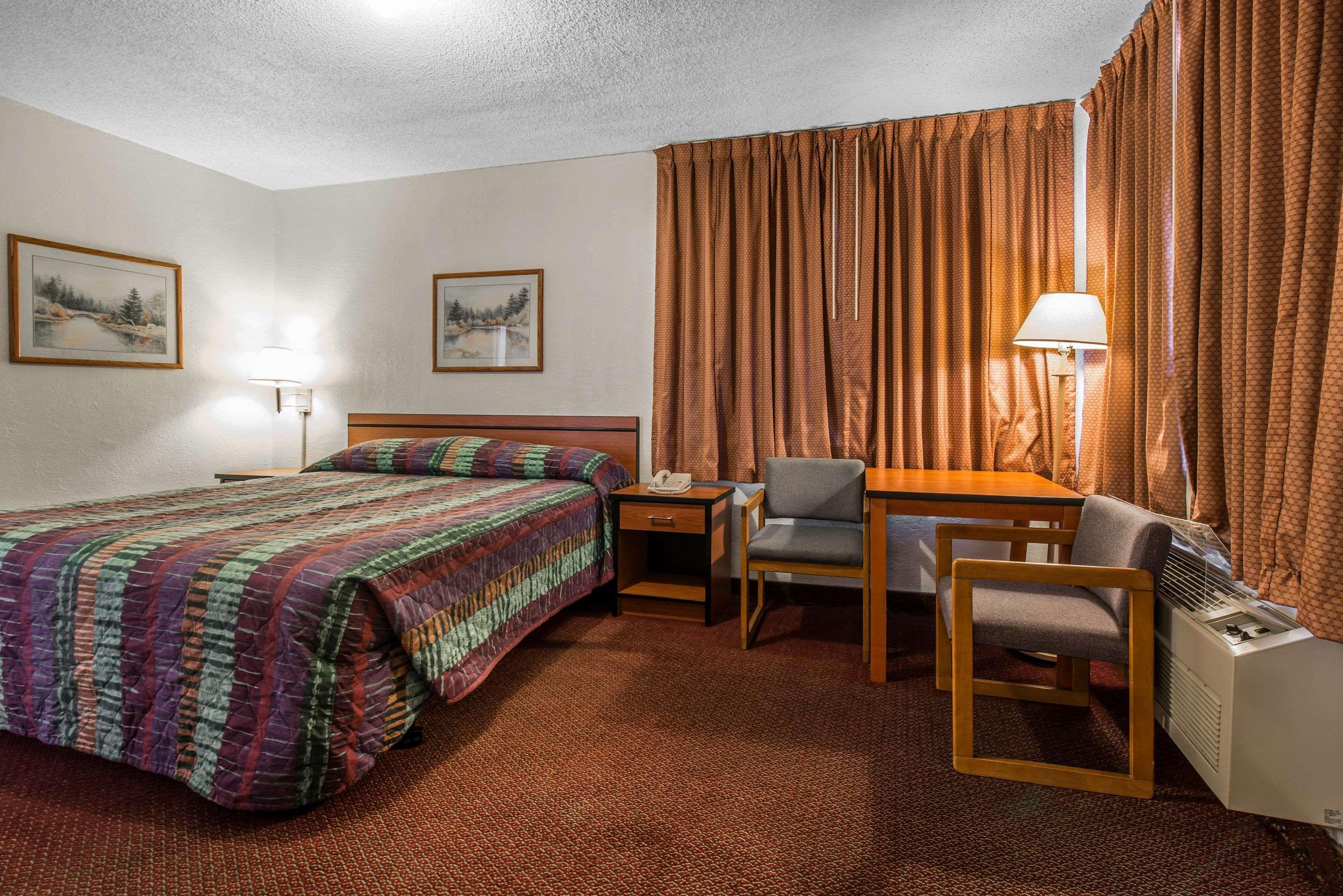 Rodeway Inn&suites Colorado Springs
