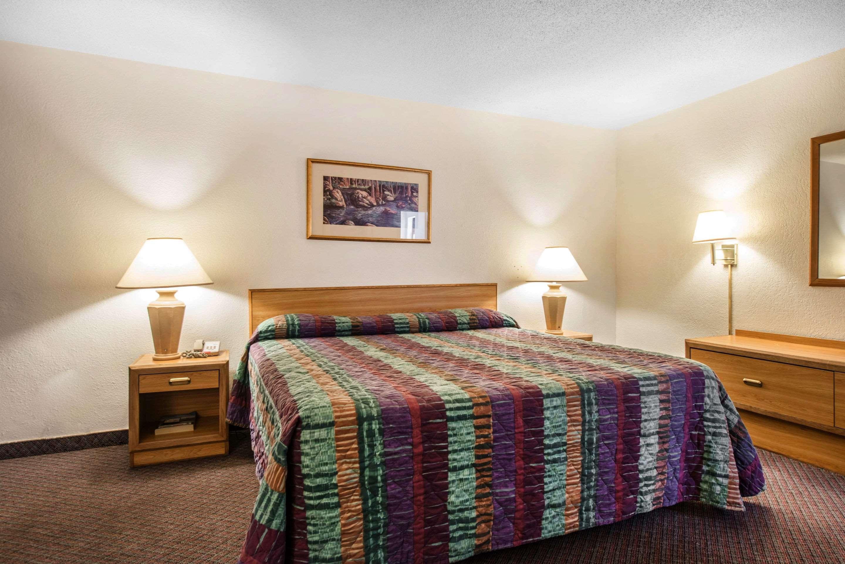 Hotel Rodeway Inn&suites
